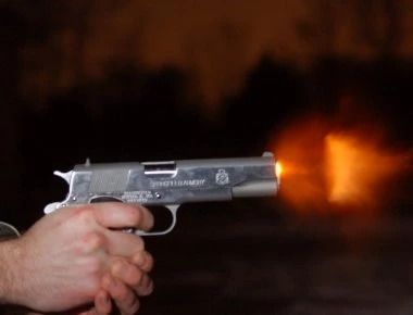 Ποιο είναι το θύμα της νέας δολοφονικής επίθεσης στη Βούλα - Ποια η σχέση με την εκτέλεση Παπαχρήστου